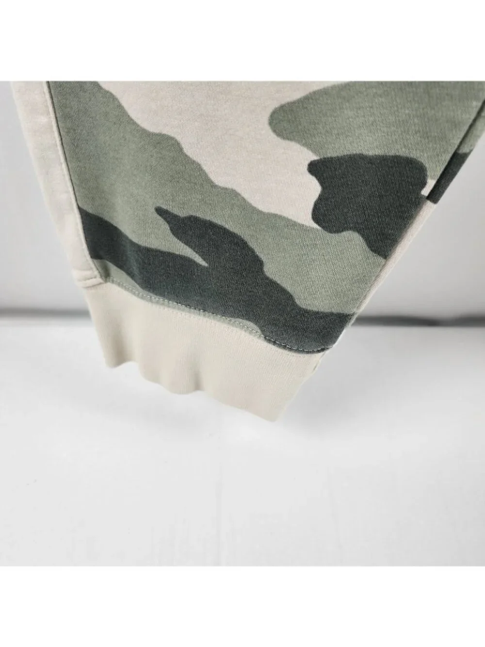 Nike Mens Sweatpants Mens XL Multi Camo Joggers (34x29) BV3628-372
